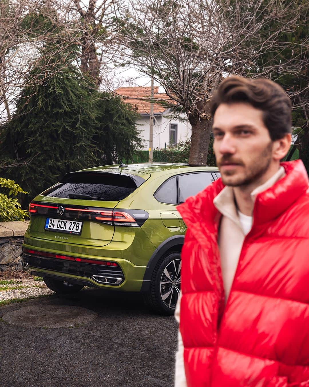 フォルクスワーゲンさんのインスタグラム写真 - (フォルクスワーゲンInstagram)「Never going out of style. 💚 #style #elegance #vwtaigo #volkswagen #vw  The vehicle displayed shows optional equipment.」11月13日 1時30分 - volkswagen