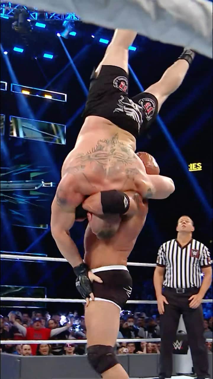 ビル・ゴールドバーグのインスタグラム：「Nobody saw THIS coming at #SurvivorSeries 2016! 😲」