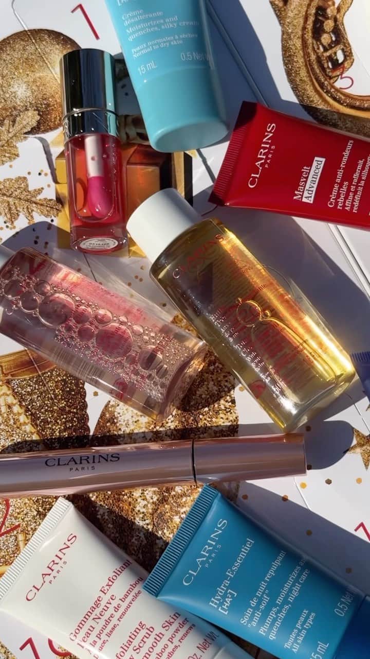 CLARINSのインスタグラム：「Unboxing our 24 Day Advent Calendar 🎁  #clarins #adventcalendar #adventcalendar2023 #unboxing #giftideas」