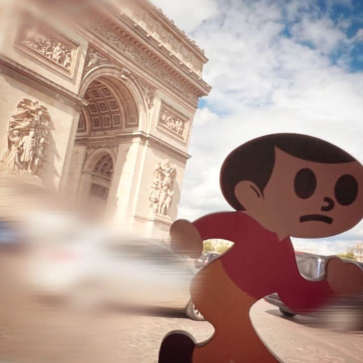 杏のインスタグラム：「TOBITA in front of the Arc de Triomphe  Traffic safety.  #とびた君と一緒」