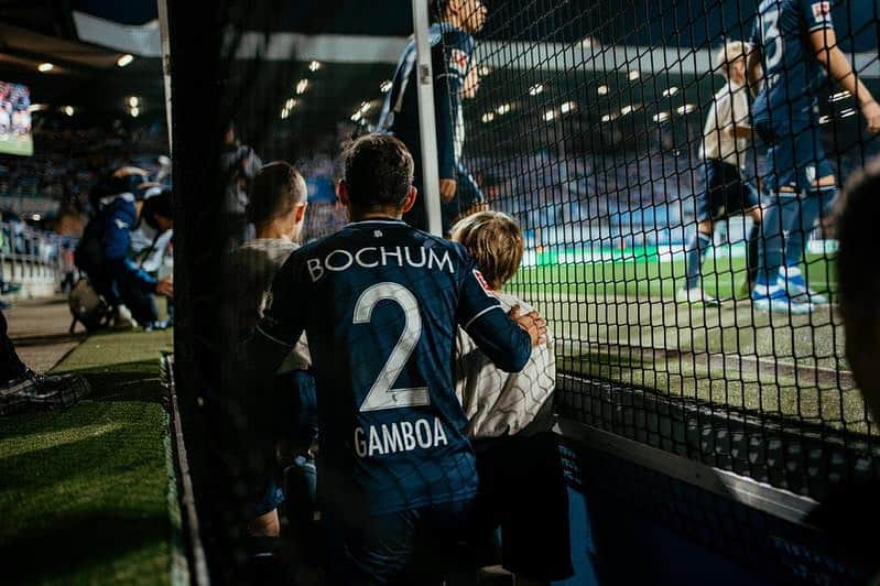 クリスチャン・ガンボアのインスタグラム：「Immer weiter 💪🏽💙🤍 Vamos +1 #vflbochum #bundesliga」