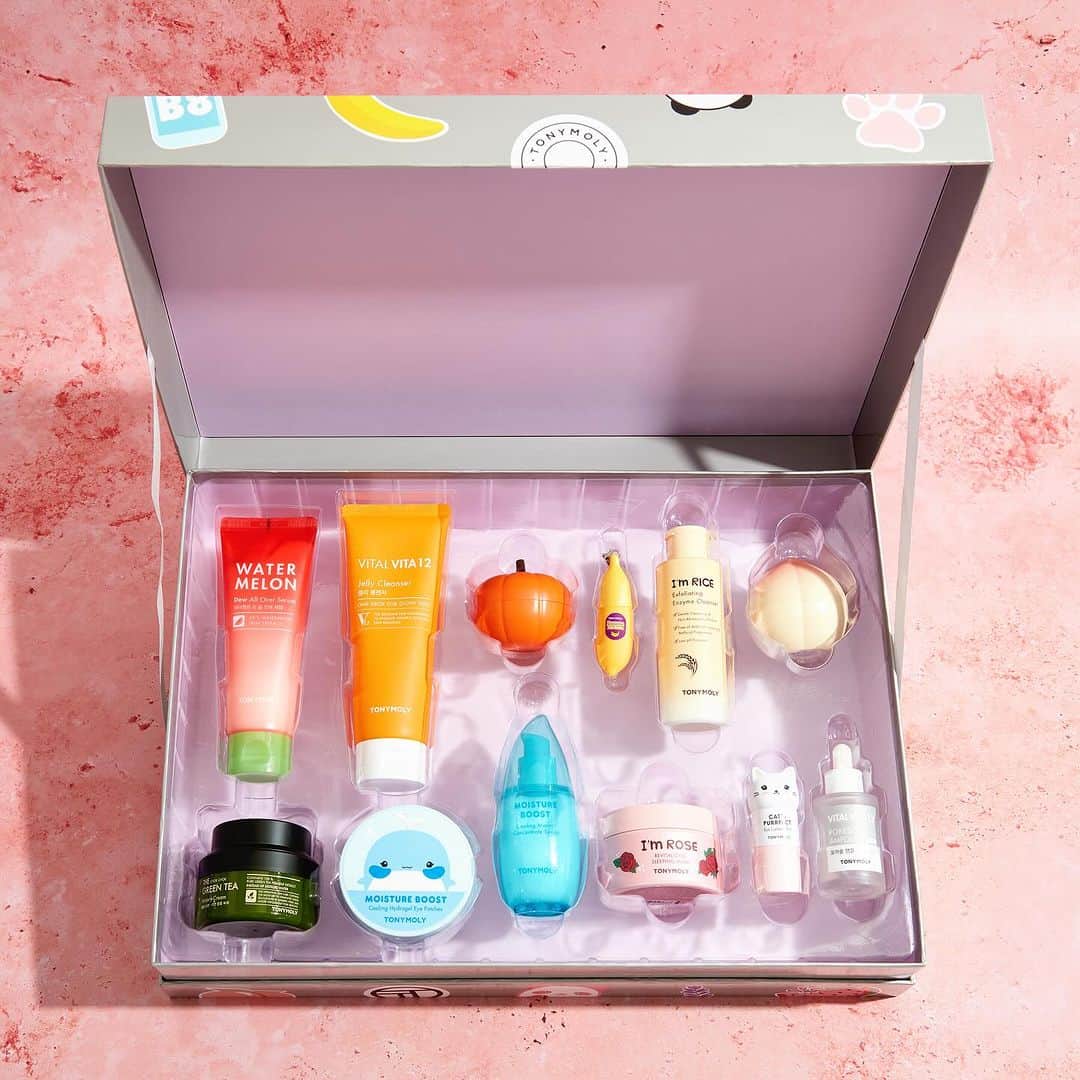 TONYMOLY USA Officialのインスタグラム：「Our Holiday Vault Set is back! Featuring 12 full-size bestselling products, it's the perfect way to try something new or restock all your favorites. Give the gift of great skin or treat yourself! 🫶💕✨ #xoxoTM #TONYMOLYnMe」