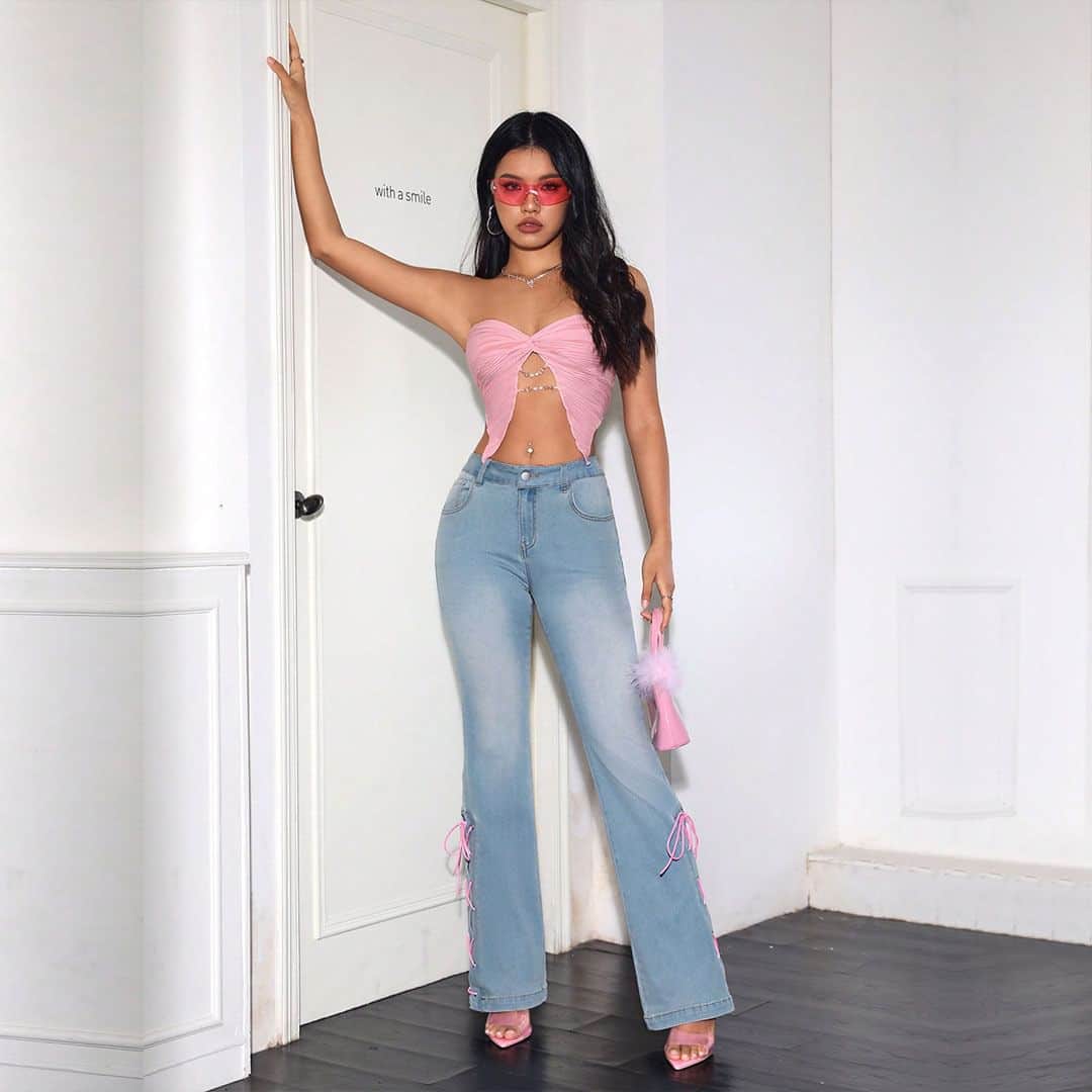 SHEINのインスタグラム：「Our new motto: big flare, don't care! 👖😉 Which pair would make you stop & stare? 👇  🔎 11342035 2341568 24074058 23024703 23218269 23218271 22572198 24498374 23602621  #SHEIN #SHEINforAll #SHEINstyle #fashion #chic」