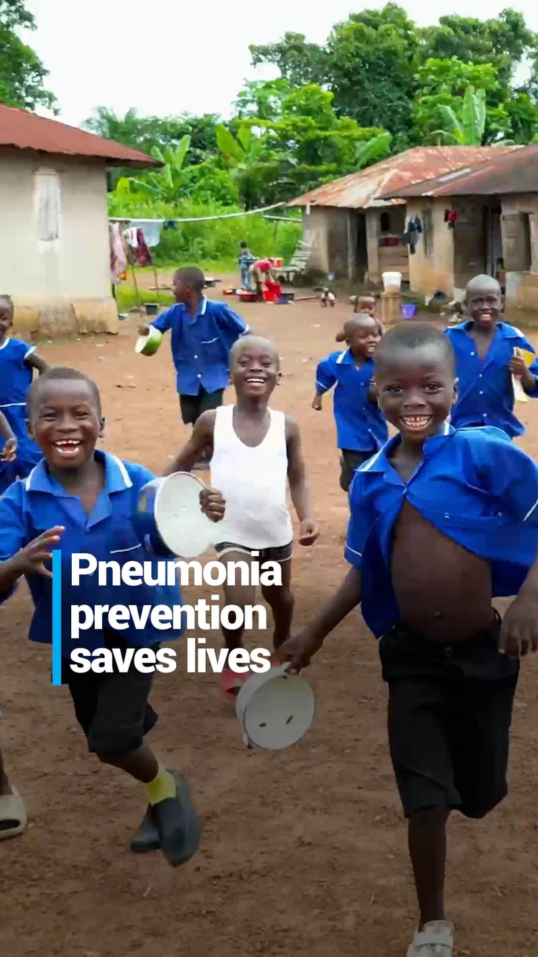 unicefのインスタグラム：「Pneumonia is one of the world’s deadliest diseases for children.  Join Osman, a community health worker in Sierra Leone, to learn how to prevent it.  #WorldPneumoniaDay」