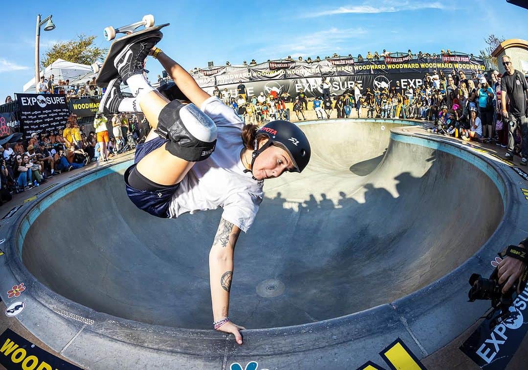 ジョーディン・バラットのインスタグラム：「fs invert @exposureskate  📷 @daveswift01 🤘🏼」