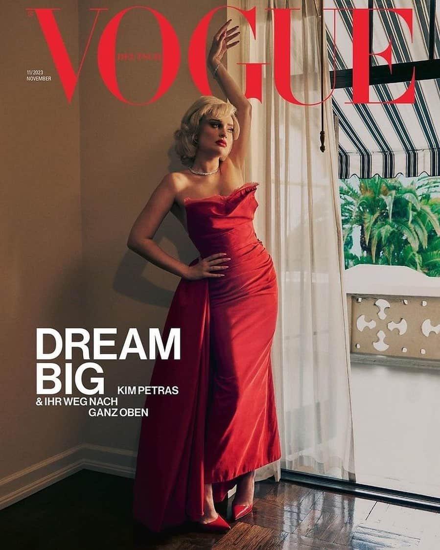 ジェイソンウーのインスタグラム：「“Dream Big” @kimpetras on the cover of @voguegermany #JasonWuCollection #Fall2023   Photographer: @micaiahcarter Stylist: @luxurylaw Hair: @evaniefrausto Makeup: @ernestocasillas」