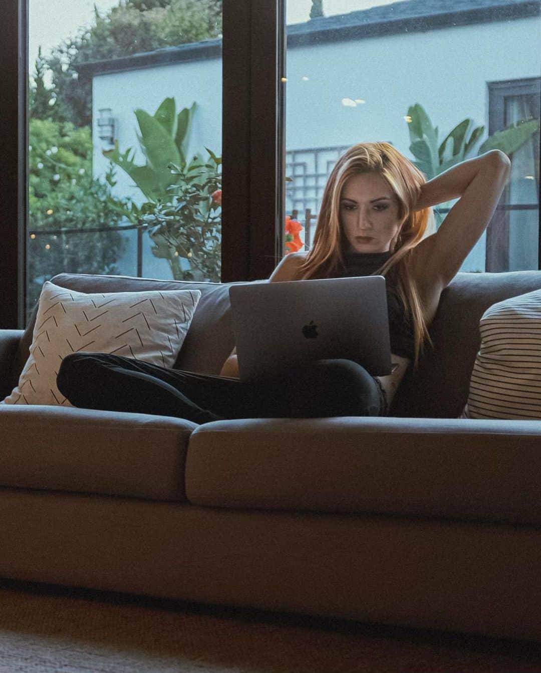 レベッカ・ノックスさんのインスタグラム写真 - (レベッカ・ノックスInstagram)「For a while I have been practically surgically attached to my laptop, writing, rewriting, editing, everywhere and anywhere I’ve had the opportunity. As I hand in my final edit where I can do no more, Im reflecting on the biggest part of this story which is you, the audience. The people whose support allowed this born average girl to do not so average things. Thank you. I will forever be grateful.」11月13日 2時09分 - beckylynchwwe