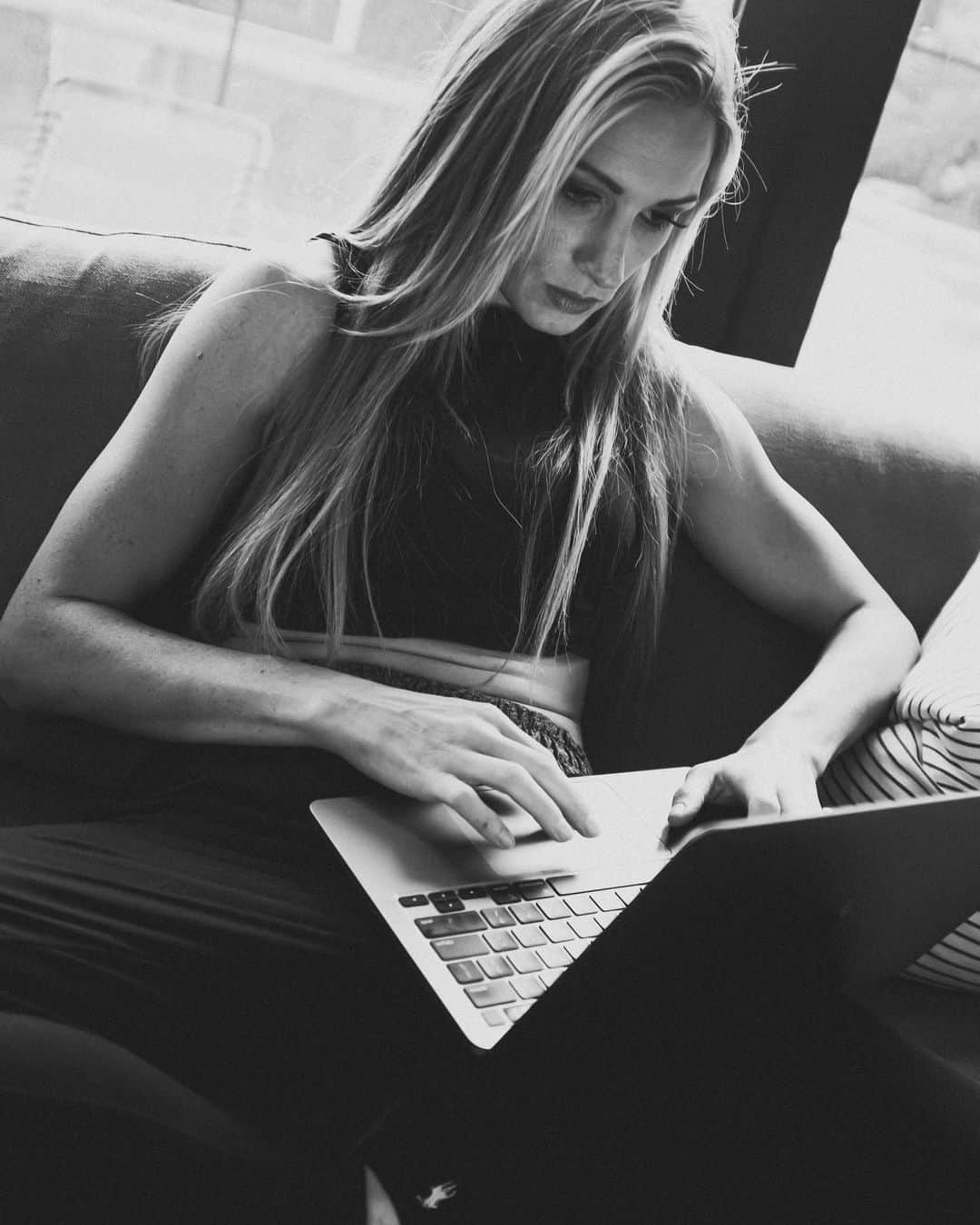 レベッカ・ノックスさんのインスタグラム写真 - (レベッカ・ノックスInstagram)「For a while I have been practically surgically attached to my laptop, writing, rewriting, editing, everywhere and anywhere I’ve had the opportunity. As I hand in my final edit where I can do no more, Im reflecting on the biggest part of this story which is you, the audience. The people whose support allowed this born average girl to do not so average things. Thank you. I will forever be grateful.」11月13日 2時09分 - beckylynchwwe