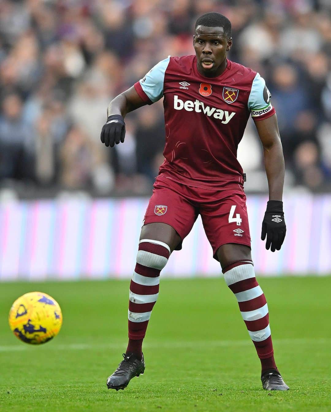 クル・ズマのインスタグラム：「Hard fought win today ! ⚒️⚽️ well done TEAM ❤️ @westham  #uZoumaki」