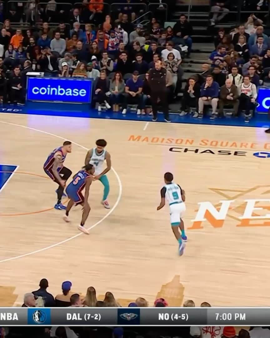 NBAのインスタグラム：「10 straight for LaMelo at MSG!  <Watch LIVE on the NBA App • link in bio>」
