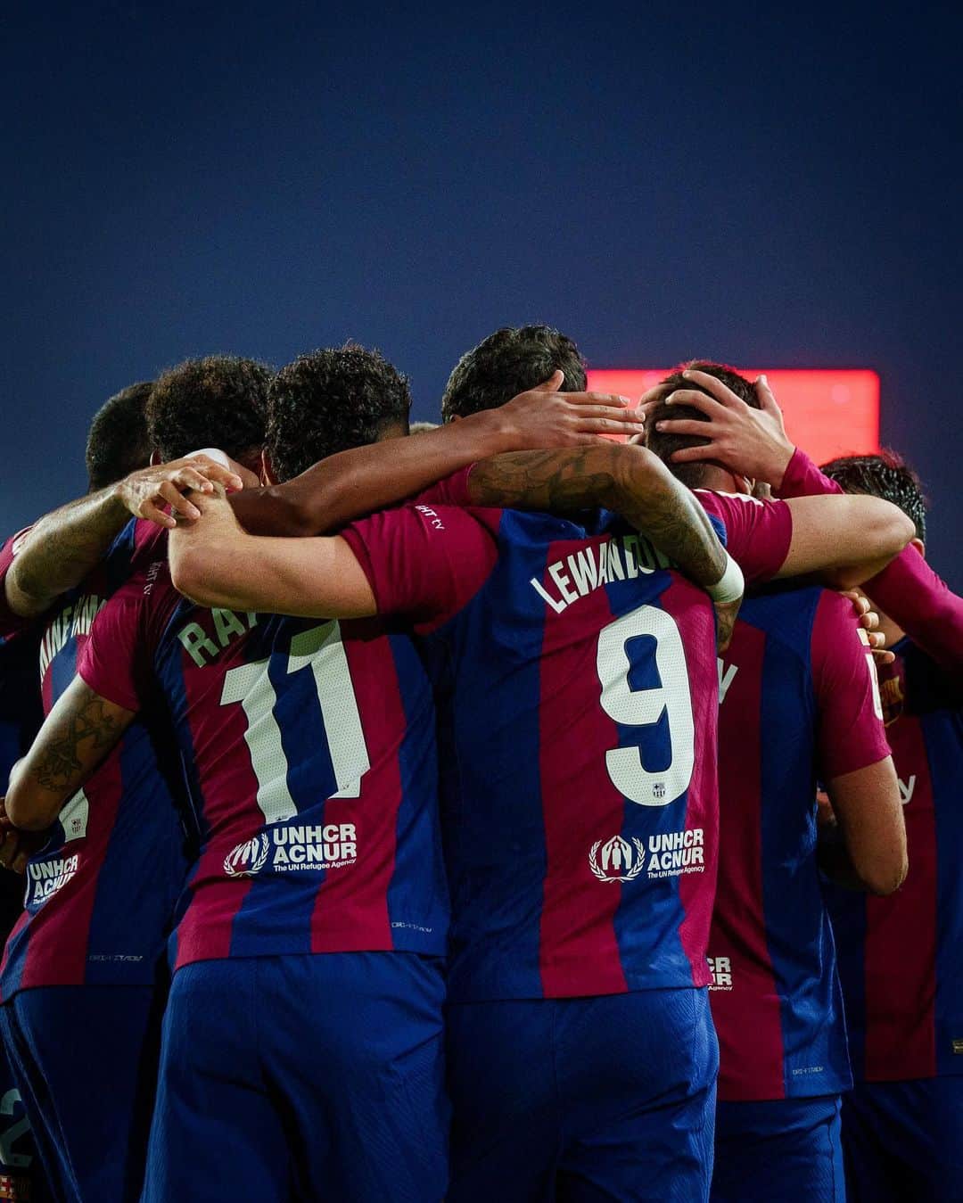 FCバルセロナさんのインスタグラム写真 - (FCバルセロナInstagram)「💙 T E A M ❤️」11月13日 2時55分 - fcbarcelona