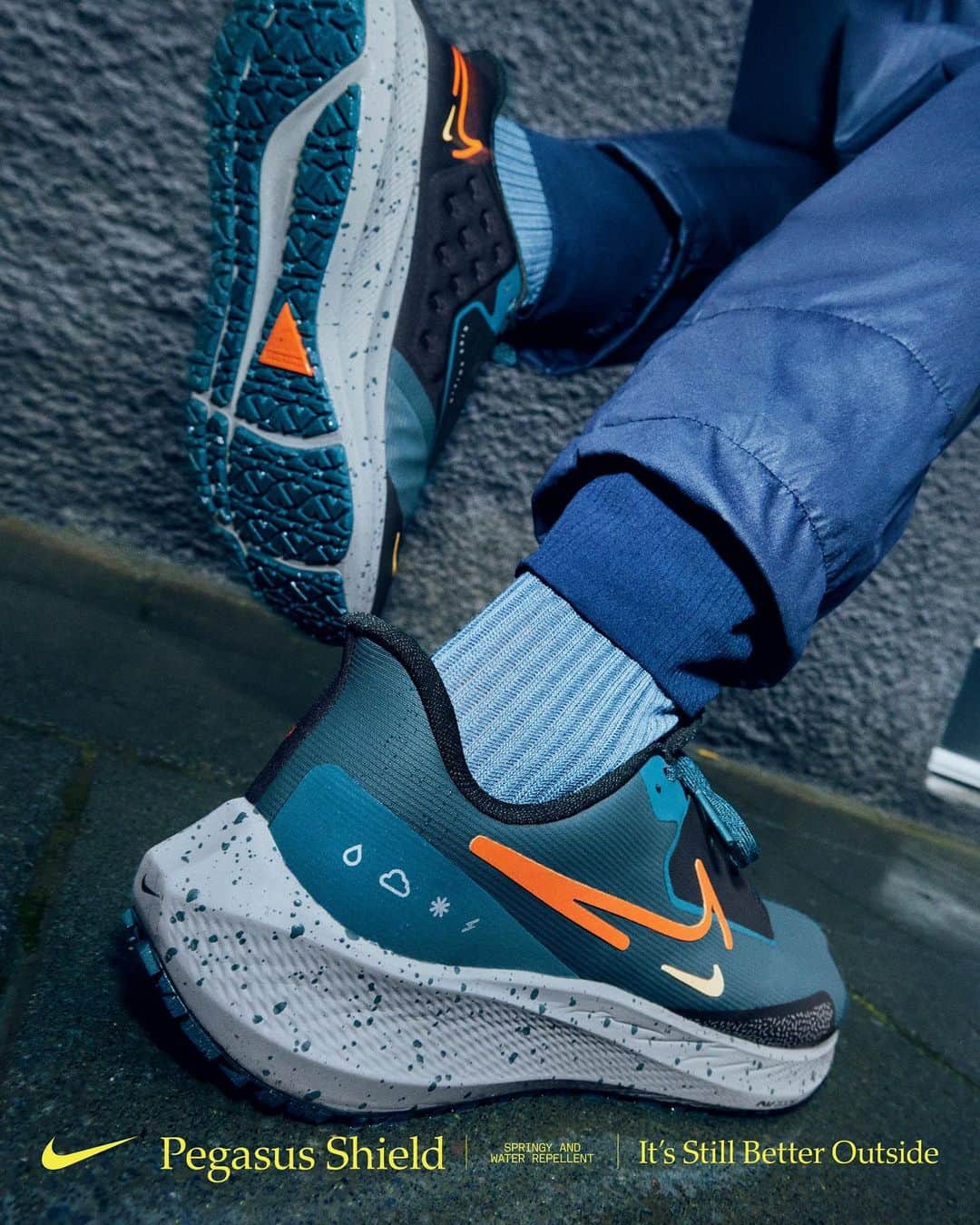 The Run Dept.さんのインスタグラム写真 - (The Run Dept.Instagram)「Forecast calls for strong feelings of accomplishment. 😎  Springy, insulated and water-repellent, the Pegasus Shield will help you get the most from your runs year round. 🔗 in our bio.」11月13日 3時00分 - nikerunning