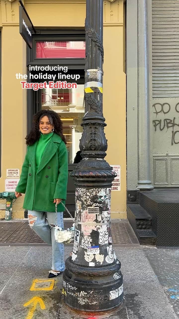 Targetのインスタグラム：「Holiday party szn is here! Add these day to night looks to your closet via our link-in-bio.   #OnlyAtTarget #HolidayStyle @chelseaasoflate」