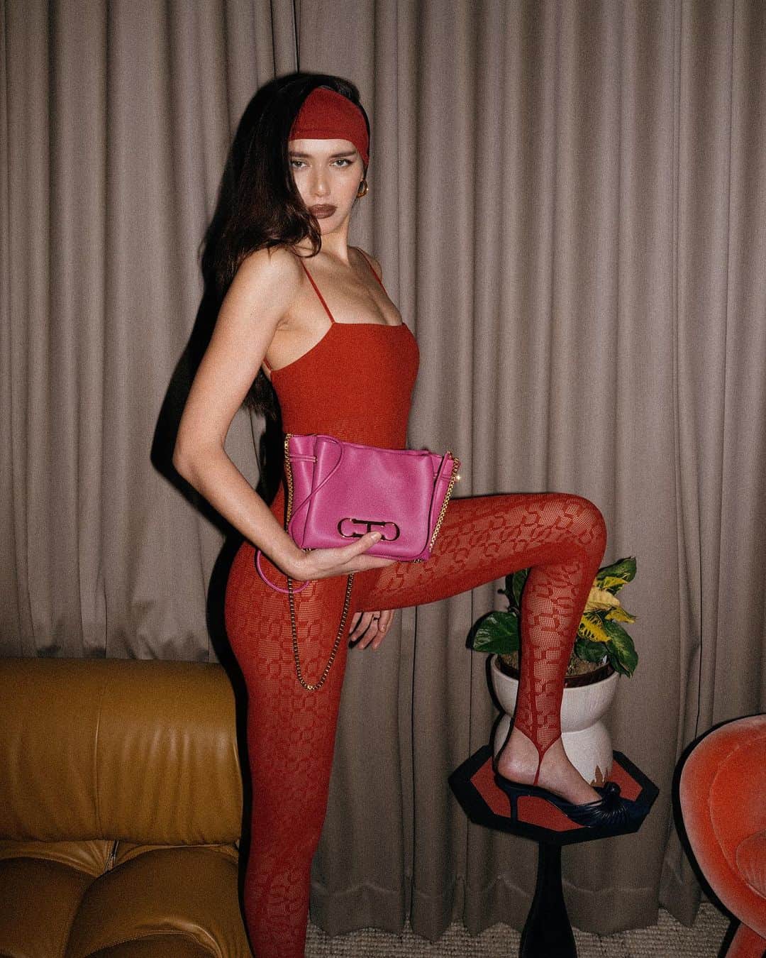 のインスタグラム：「Red + pink at home 🌹💕」