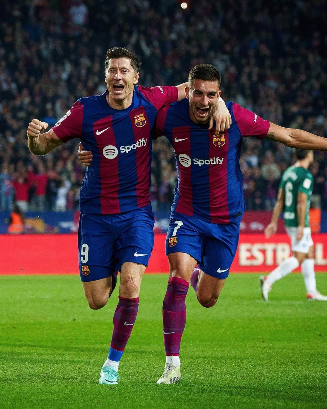 FCバルセロナさんのインスタグラム写真 - (FCバルセロナInstagram)「That winning feeling ❤️‍🔥」11月13日 3時28分 - fcbarcelona