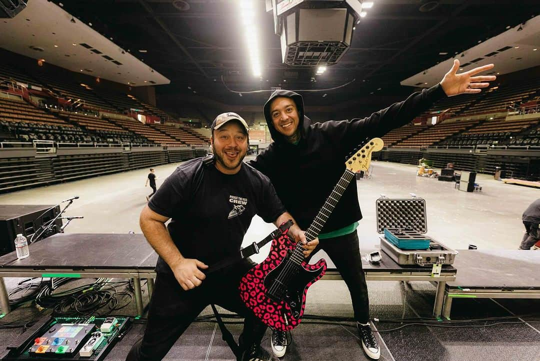 トニー・ペリーさんのインスタグラム写真 - (トニー・ペリーInstagram)「My buddies. 💚🐢」11月13日 3時29分 - tonyperry