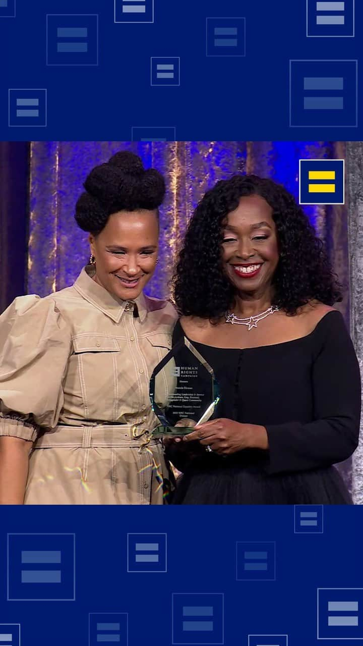 ションダ・ライムズのインスタグラム：「Allyship isn’t just about speaking out — it’s about showing up and taking action. Thank you to the @humanrightscampaign for honoring me with the National Equality Award. I have always used and will continue to use my platform, my power and my passion to unequivocally fight for LGBTQ+ rights.」