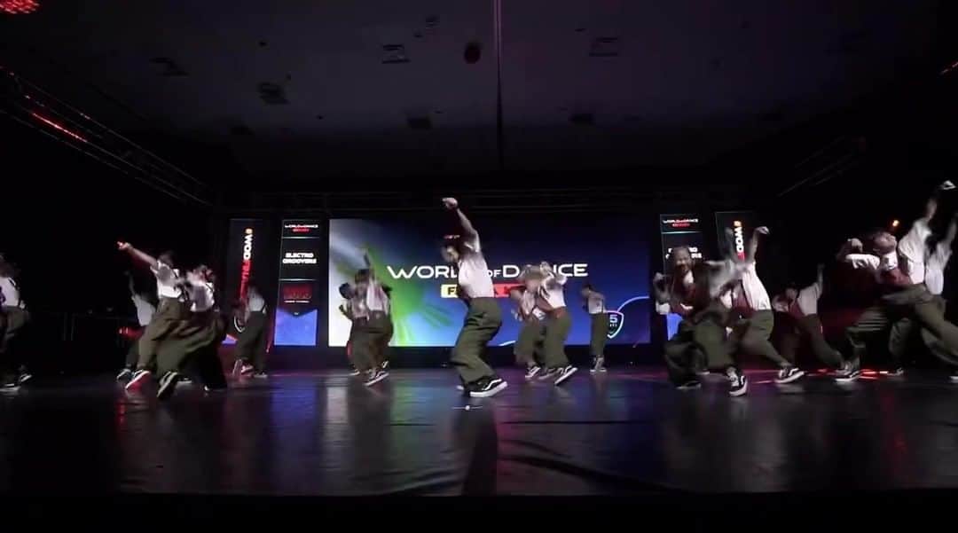 World of Danceのインスタグラム：「Put your hands up 🙌 take us back to Finals 2023 with @electrogrooversph!   #worldofdance #wodfinals23 #WODPHILIPPINES」