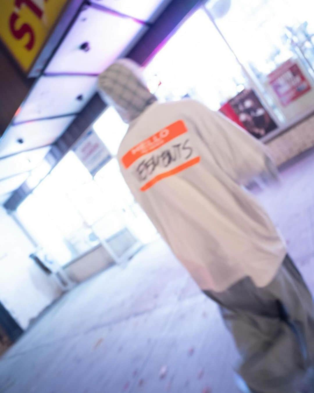 ヴェトモンさんのインスタグラム写真 - (ヴェトモンInstagram)「VETEMENTS WORN BY YOU  PICS: 1-2: @siix.lee 3: @giorgiiaaa 4: @crueltysoul 5-8: @thanksdevo」11月13日 4時10分 - vetements_official