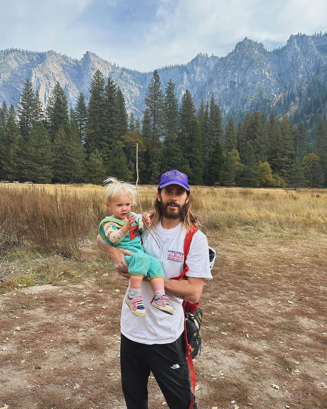 アレックス・オノルドさんのインスタグラム写真 - (アレックス・オノルドInstagram)「I got to climb the first few pitches of the Nose with @jaredleto the other day - he sent a few of the pitches which is pretty legit for someone who spends most of his time making music and movies. It was a fun last day in the Valley for me before we headed back to Vegas for the season.」11月13日 4時17分 - alexhonnold