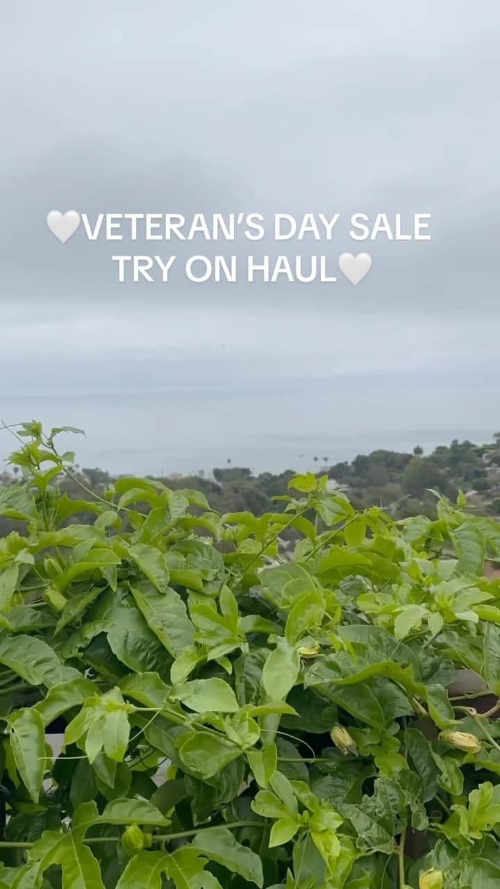 ベアフットドリームスのインスタグラム：「Our Veteran’s Day Sale top picks. 🤍 Take 20% off your favorites with code VETDAY20 at checkout!」