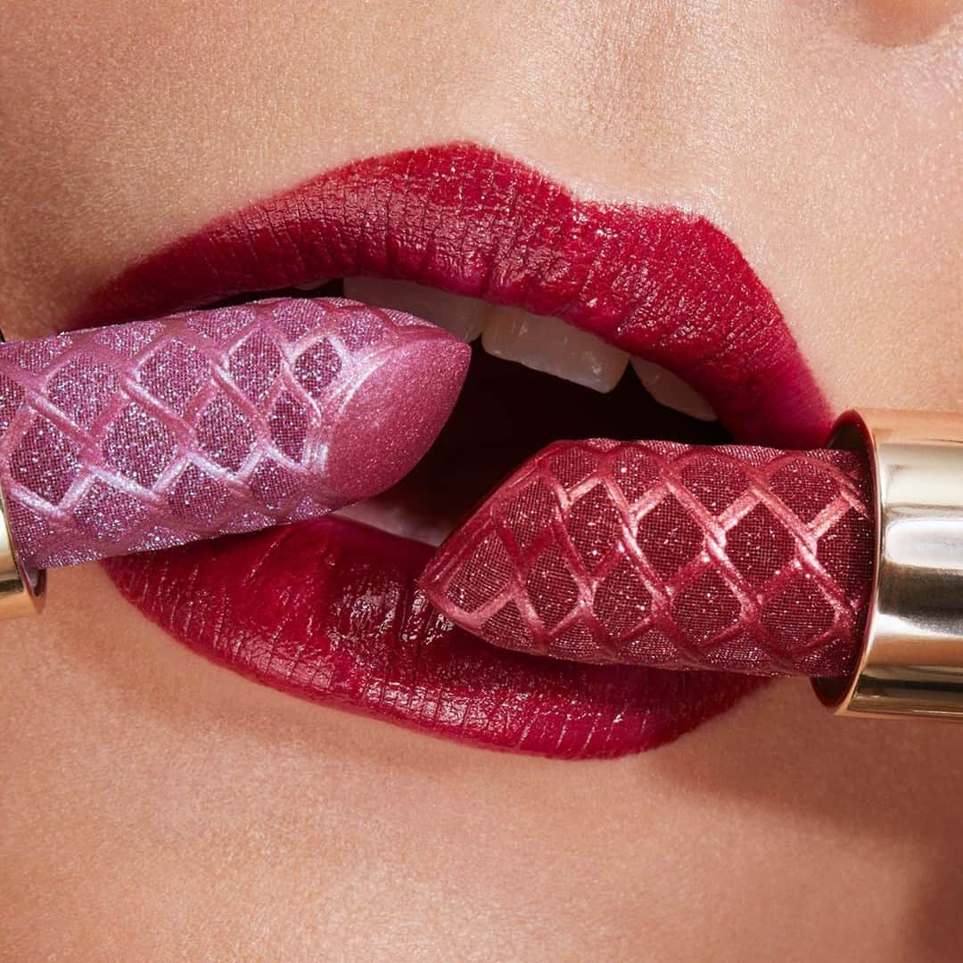 のインスタグラム：「💄Up your glam game with the #KIKOHolidayPremiere Sparkling Lipstick! Which shade already took center stage in your #beautyroutine? 🤔 ⁣ ⁣ #KIKOLips #redlips #redlipstick #sparklinglipstick #lipstickaddict⁣ ⁣ Shade 03, 04」