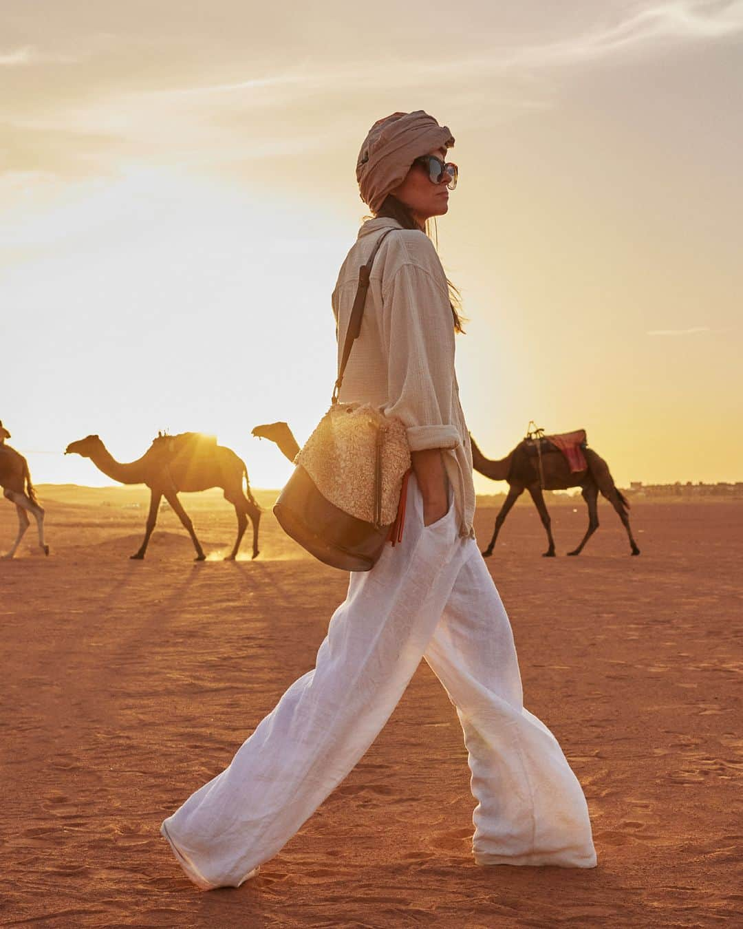 ジオセッポさんのインスタグラム写真 - (ジオセッポInstagram)「Inspiración en el desierto 🌵  La nueva colección de Gioseppo Woman viaja a lugares de ensueño donde la naturaleza, la cultura y el arte se fusionan para crear el escenario perfecto. ____  Desert inspiration 🌵  The new Gioseppo Woman collection travels to dreamy places where nature, culture and art merge to create the perfect setting.  #TheSandExperience #FW23 #NewIn」11月13日 5時00分 - gioseppo_official