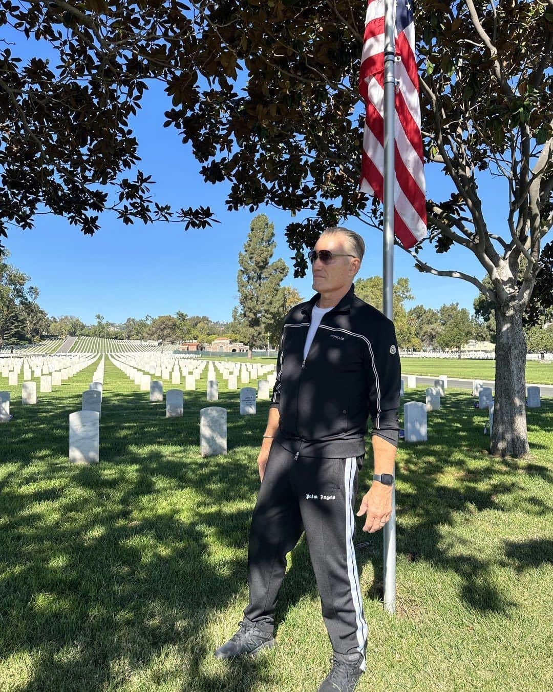 ドルフ・ラングレンのインスタグラム：「Hope you’re having a great Veterans Day weekend. Always remember the sacrifices that were made. 🙏」