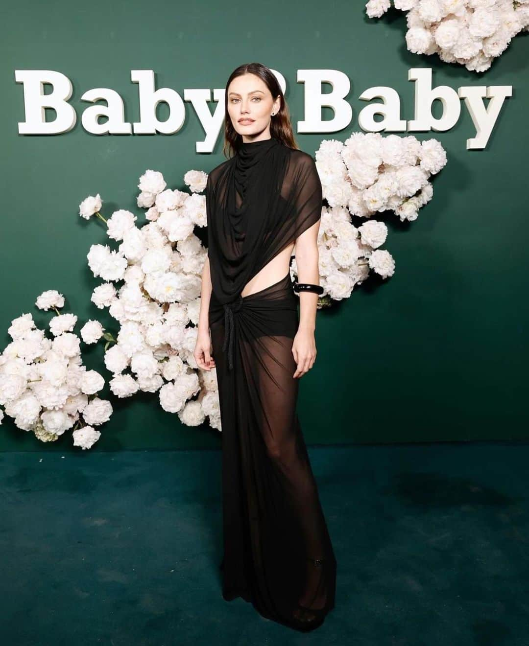 フィービー・トンキンさんのインスタグラム写真 - (フィービー・トンキンInstagram)「Last night @baby2baby raised over $11,800,00 for children, mothers and families 🤍   @emmajademorrison  @emilychengmakeup  @reaganlinkartistry   @christopher_esber  @tiffanyandco   📷 @gettyimages  @stefaniekeenan x」11月13日 5時21分 - phoebejtonkin