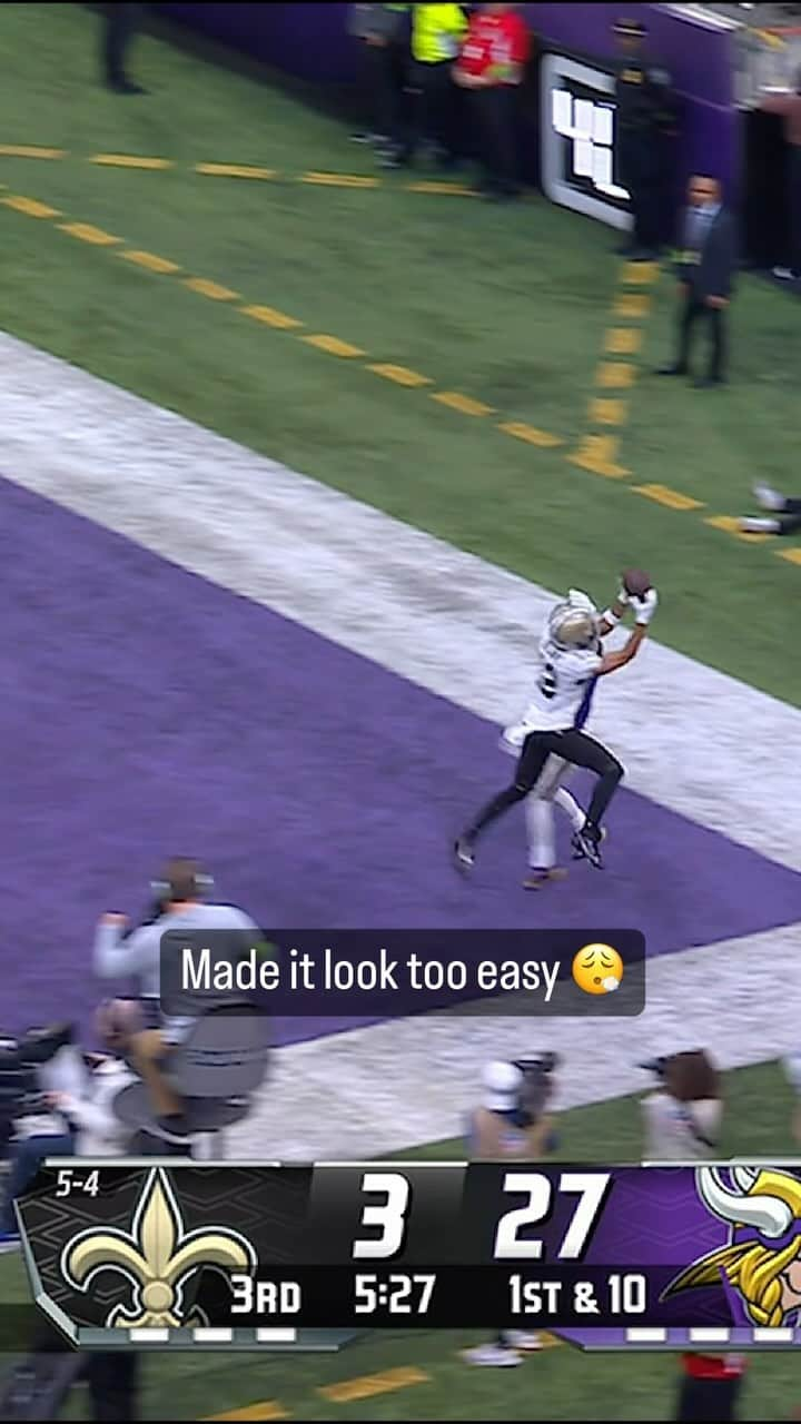 ニューオーリンズ・セインツのインスタグラム：「What. A. Catch. @chrisolave_ 😳  📺: #NOvsMIN — Sunday 1pm ET on FOX 📱: Stream on #NFLPlus」