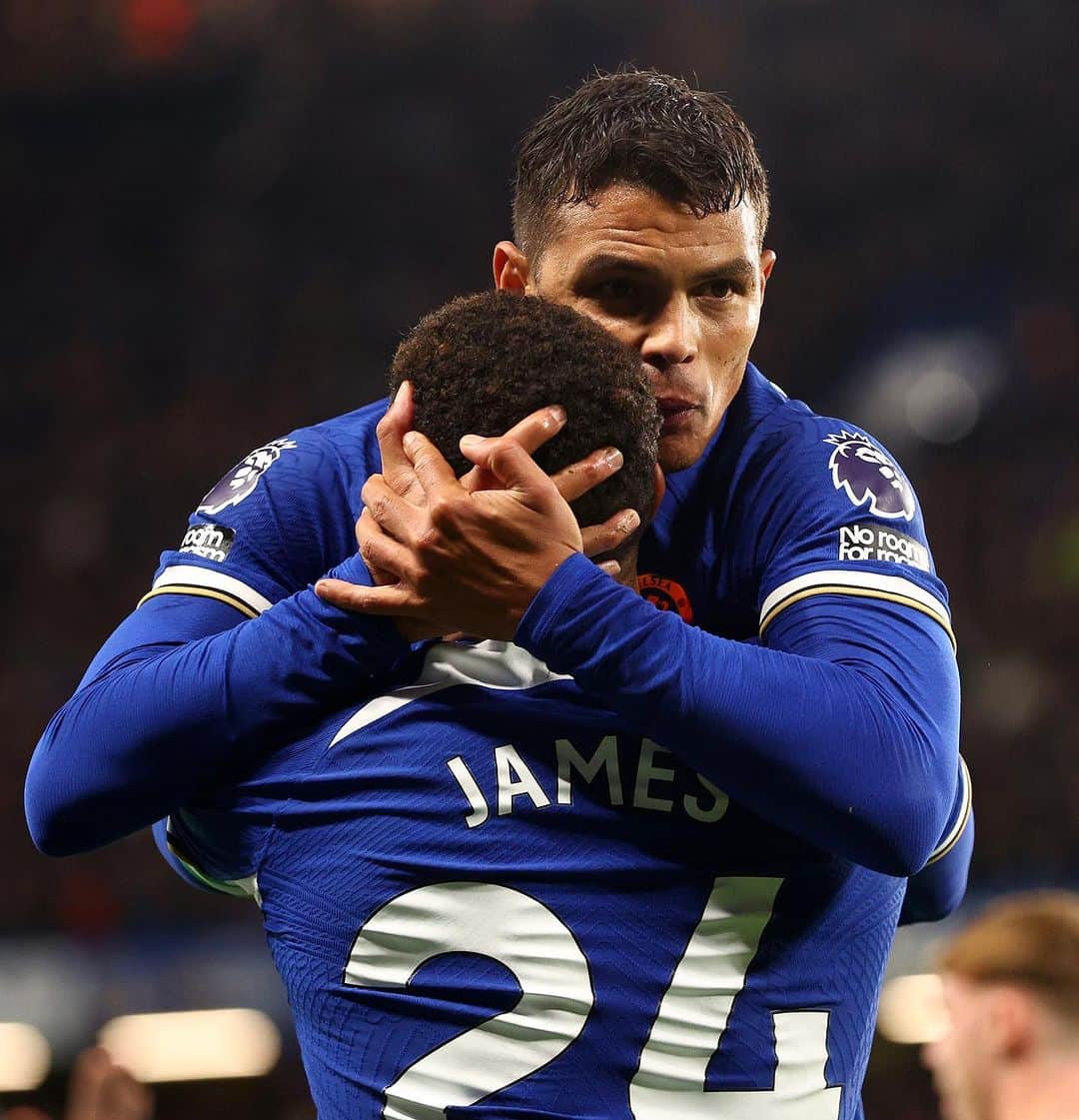 チアゴ・シルヴァさんのインスタグラム写真 - (チアゴ・シルヴァInstagram)「Fight until the end 💪🏾  This is CHELSEA! 💙  Feliz aniversário de novo filho, pai te ama. Essa comemoração tava guardada faz tempo 😂🤪」11月13日 5時32分 - thiagosilva