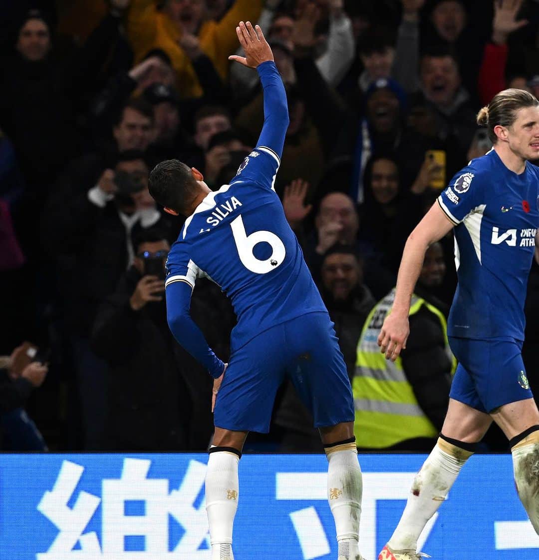 チアゴ・シルヴァさんのインスタグラム写真 - (チアゴ・シルヴァInstagram)「Fight until the end 💪🏾  This is CHELSEA! 💙  Feliz aniversário de novo filho, pai te ama. Essa comemoração tava guardada faz tempo 😂🤪」11月13日 5時32分 - thiagosilva