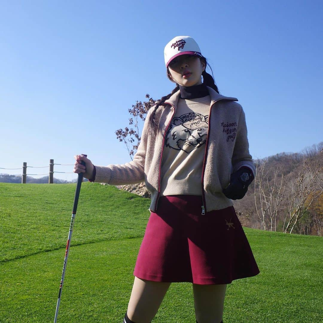 チョ・アヨンさんのインスタグラム写真 - (チョ・アヨンInstagram)「진짜 나 잘했다⛳️ 몰라 난 만족해요 내 점수😁  #AD #메종키츠네골프 #maisonkitsunegolf」11月13日 16時21分 - a_young91