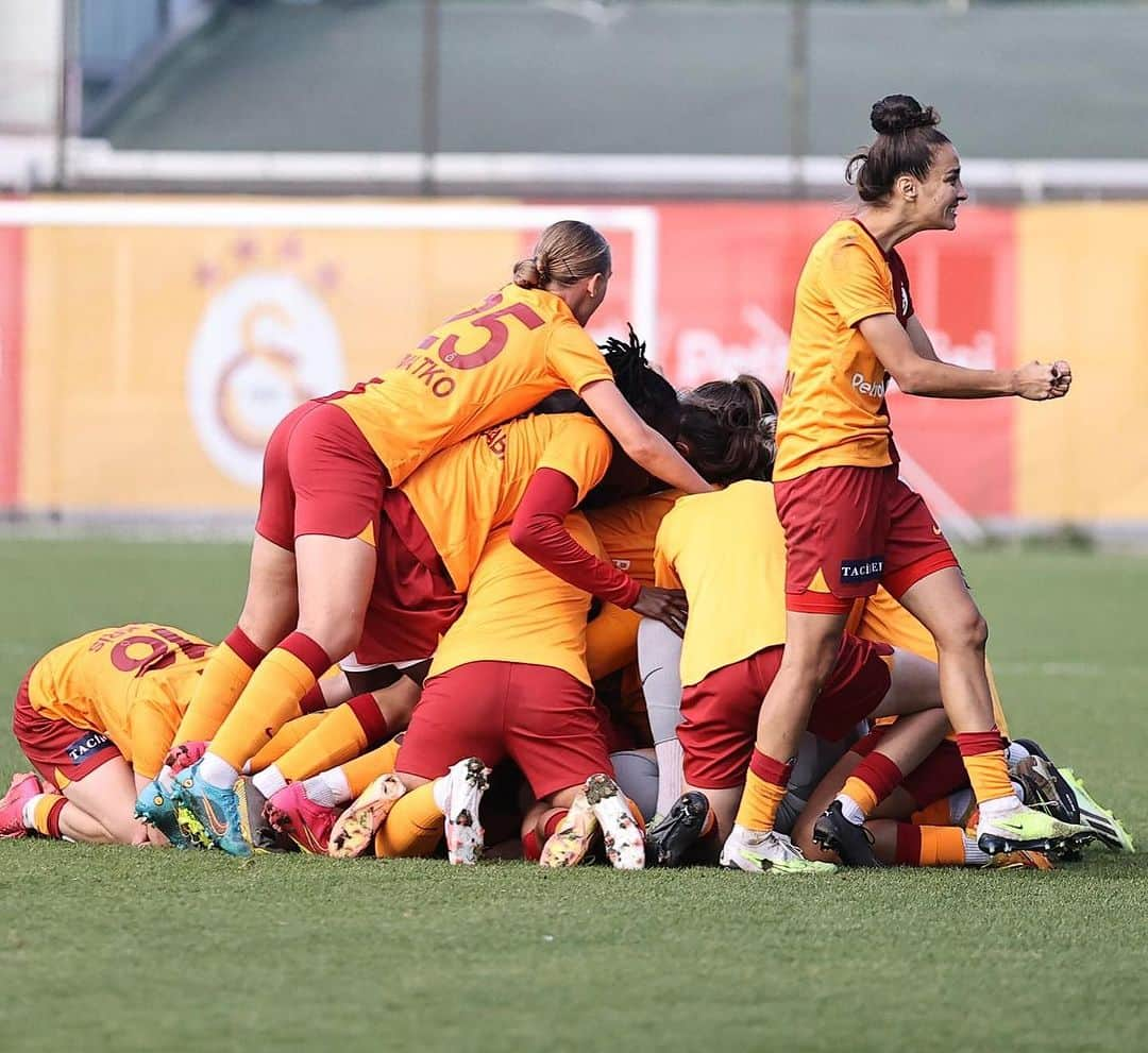 ガラタサライSKさんのインスタグラム写真 - (ガラタサライSKInstagram)「Günaydın #Galatasaray Ailesi」11月13日 15時03分 - galatasaray