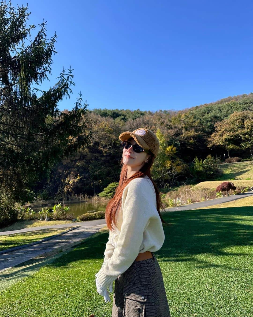 キム・ソウンのインスタグラム：「가을 라운딩이라고 생각했는데… 초겨울 라운딩이였어😢 그래도 행복했다💚」