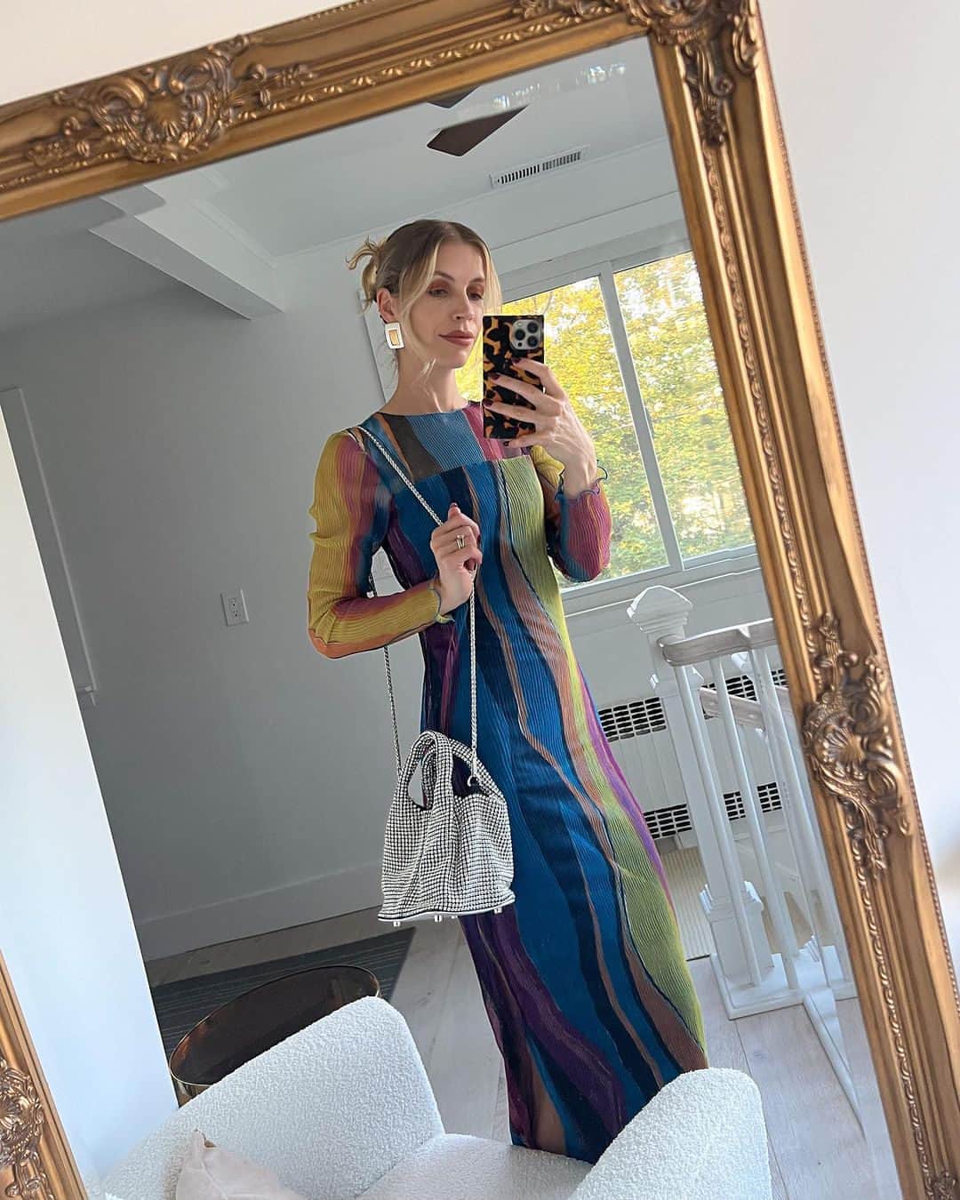 フレンチコネクションさんのインスタグラム写真 - (フレンチコネクションInstagram)「Add an injection of colour to your Monday with our Saskia Ruched Dress 🌈(📸: @emroberts.m).」11月13日 16時00分 - frenchconnection