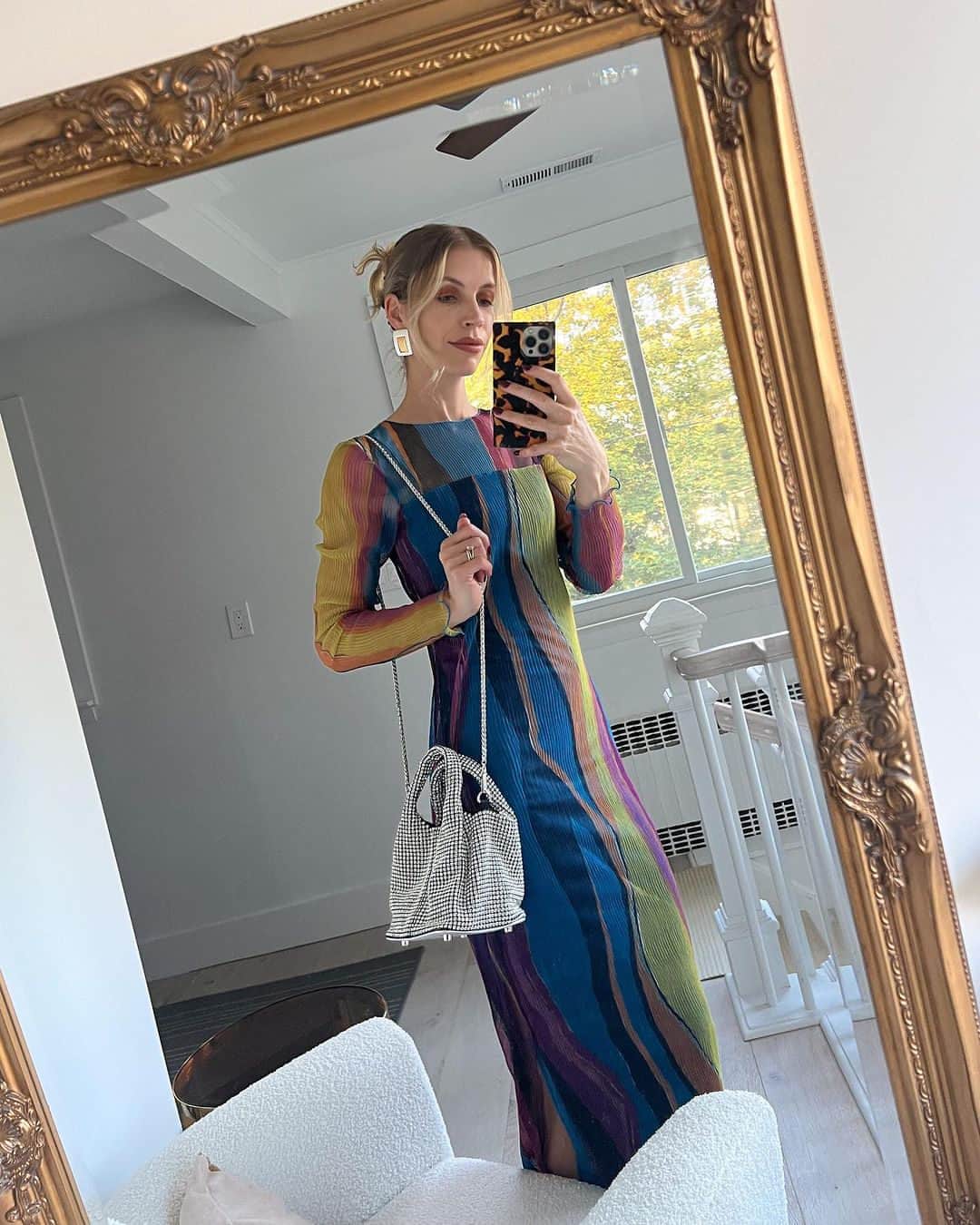 フレンチコネクションのインスタグラム：「Add an injection of colour to your Monday with our Saskia Ruched Dress 🌈(📸: @emroberts.m).」