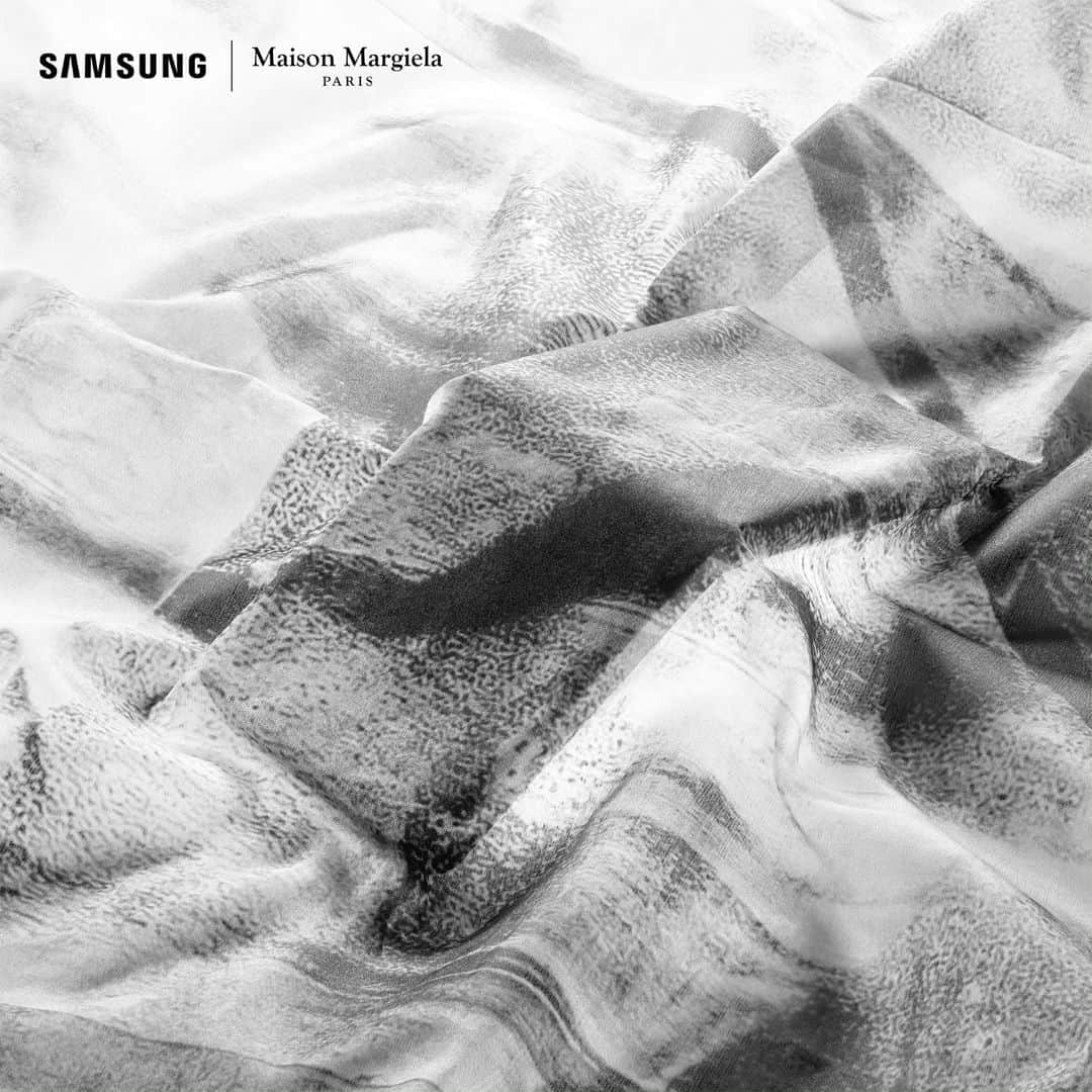 Samsung Mobileさんのインスタグラム写真 - (Samsung MobileInstagram)「An extraordinary creation with @maisonmargiela is here. #GalaxyxMaisonMargiela」11月13日 16時01分 - samsungmobile