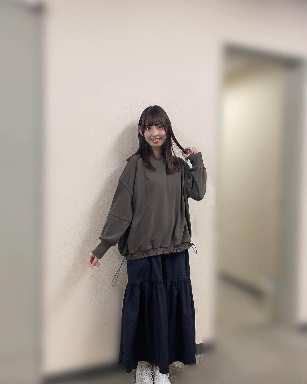 沖口優奈さんのインスタグラム写真 - (沖口優奈Instagram)「今年の秋のお気に入りお洋服  スカートがシャカシャカの素材で可愛い  #bab #babcode」11月13日 16時13分 - yuna_okiguchi_