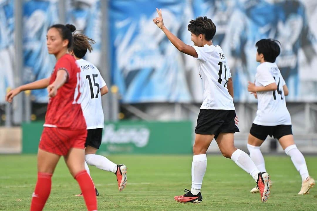 清家貴子さんのインスタグラム写真 - (清家貴子Instagram)「hat trick⭐️ 3連勝❤️‍🔥 そして、決勝進出！！  タイでもホームのような空気を作ってくれたこと本当にありがとうございました！！  #三菱重工浦和レッズレディース #ACL #AFCWomensClub #ASIAにURAWAを響かせろ」11月13日 7時44分 - seike_kiko