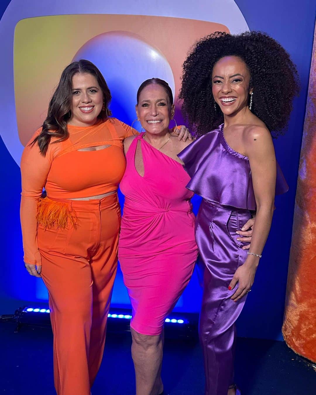 Susana Vieiraのインスタグラム：「Hoje a festa é sua… Hoje a festa é nossa!!! 🤍✨」