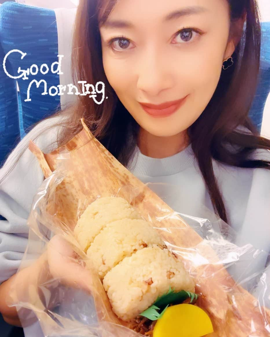 小早川怜子さんのインスタグラム写真 - (小早川怜子Instagram)「OHAYO♡  朝ごはん食べて今日も頑張ってね❤️  #おむすび #たこめし  #小早川怜子 #reikokobayakawa  #月曜日18時は #オンリーファンズアップの日 #ファンティアもよろしくね #❤️❤️❤️」11月13日 8時03分 - reiko.kobayakawa