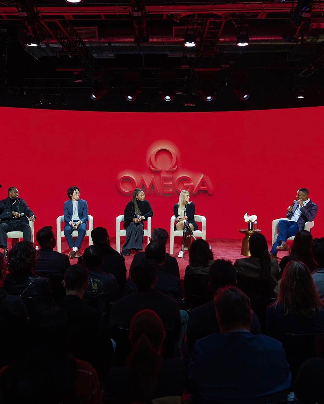 オメガのインスタグラム：「Welcoming a line-up of Olympic and Paralympic athletes to Planet OMEGA in New York. Our group of ambassadors included Noah Lyles, Allyson Felix, Oksana Masters, and Nathan Chen, all discussing their careers and the importance of time.  #OMEGA #OMEGAOfficialTimekeeper @allysonfelix  @nathanwchen  @oksanamasters  @nojo18」