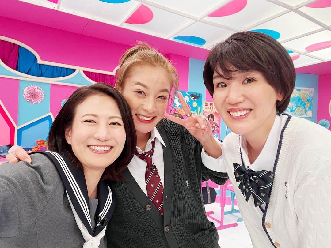 馬場典子のインスタグラム：「11/13(月)20:00〜フジテレビ「呼び出し先生タナカ」 今回は美術！！  バレーの取材をさせて頂いた栗原恵さん 一緒にレギュラーやってた西山茉希さんと 久しぶりにご一緒できてとっても嬉しかったです。  @maki.nshiyama50 @megumi_kurihara_official   #呼び出し先生タナカ #フジテレビ #馬場典子 #ばばちゃんネル」