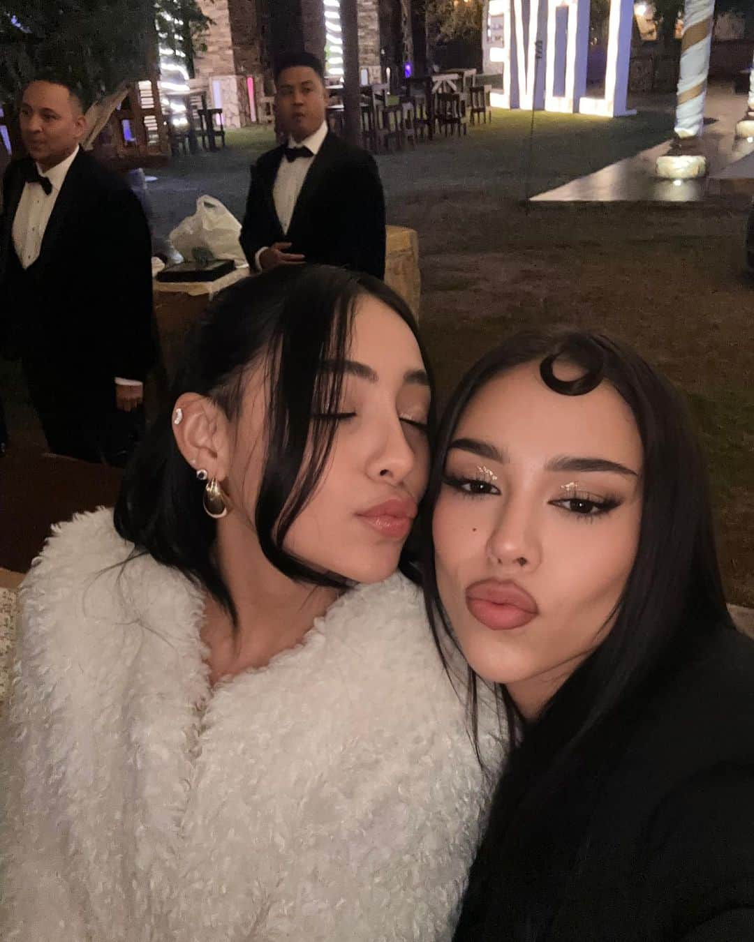 Danna Paolaさんのインスタグラム写真 - (Danna PaolaInstagram)「Weddingggggggggg 🤍」11月13日 8時31分 - dannapaola