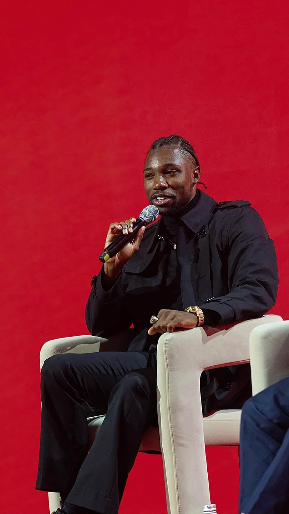 オメガのインスタグラム：「At Planet OMEGA in New York, our ambassador Noah Lyles discusses his life as an Olympic sprinter and what it takes to reach the top. Perfect words to demonstrate the passion we both share for sport.  #OMEGA #OMEGAOfficialTimekeeper  @nojo18」