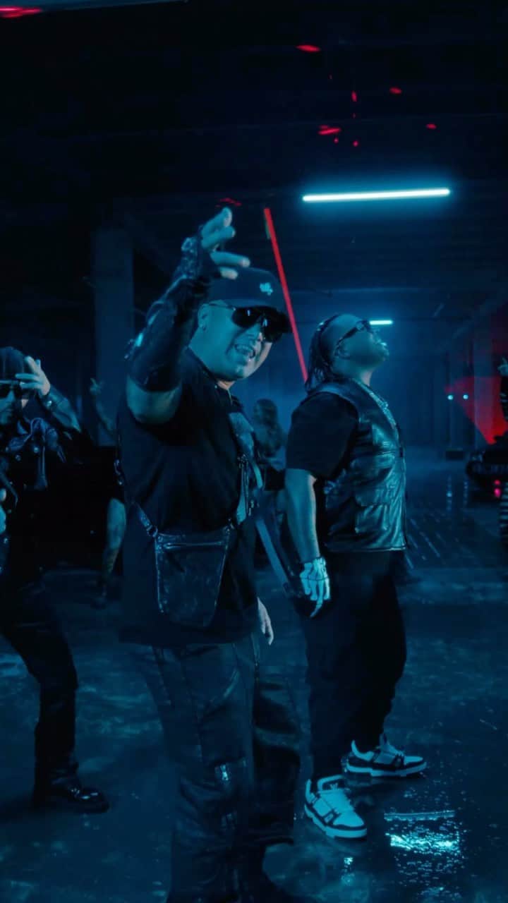 ドン・オマールのインスタグラム：「Háganse a un lado que ahora le toca al sobreviviente 🥷🏻 Díselo @wisin  #SANDUNGA 🔊 Out Now!」