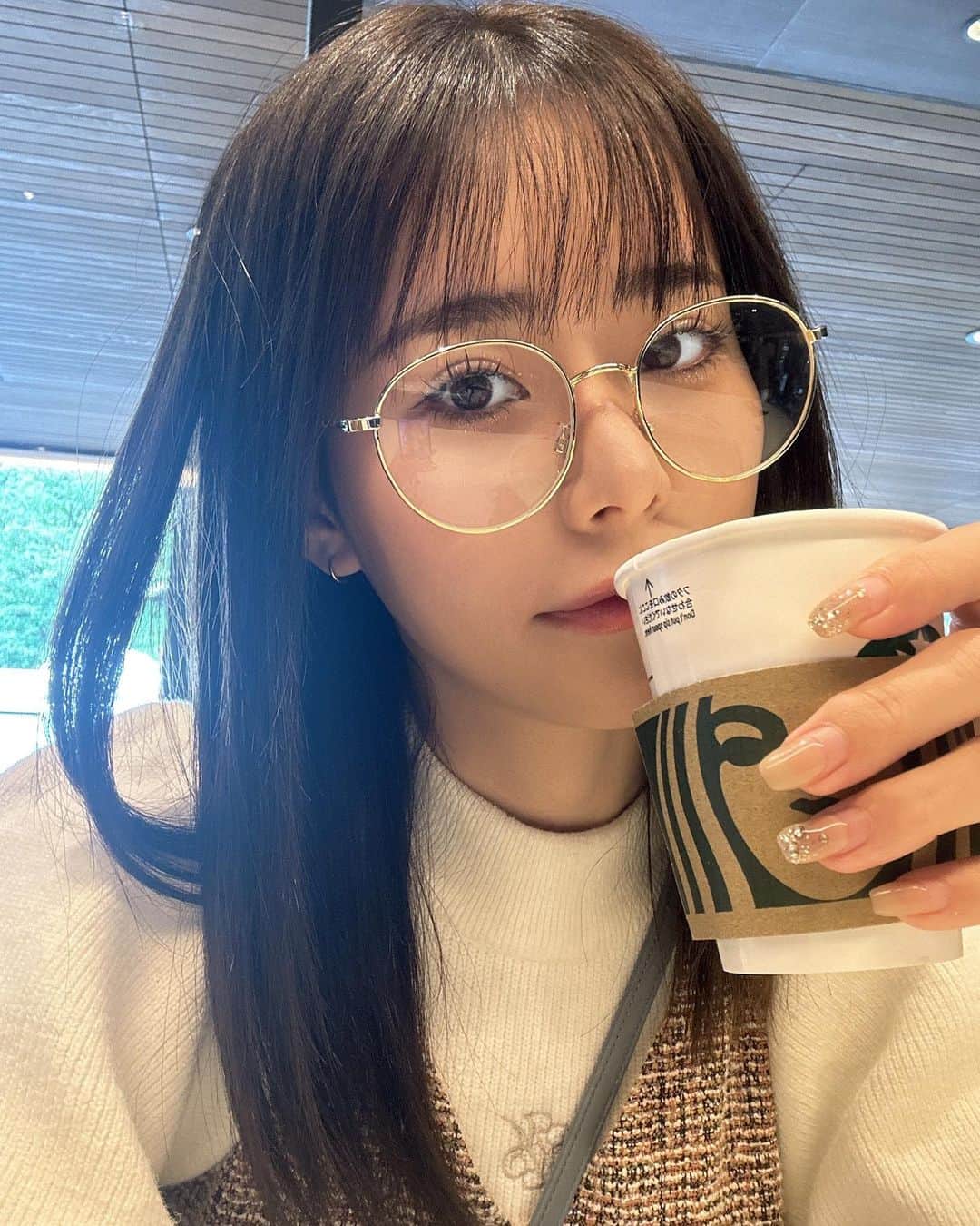 雛野ぽぽのインスタグラム：「寒くて耐えられない😠 おはよう」