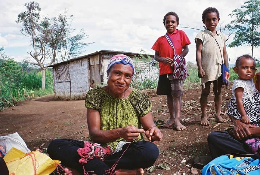 イモトアヤコさんのインスタグラム写真 - (イモトアヤコInstagram)「・ #パプアニューギニア  #contaxt3」11月13日 9時22分 - imotodesse