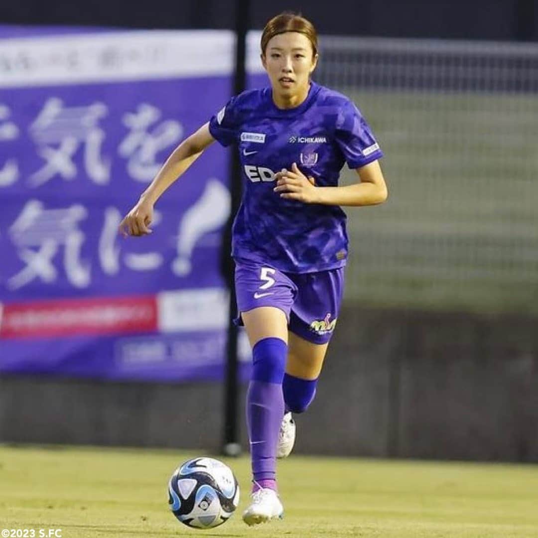のインスタグラム：「. 【メディア情報】 11月13日（月）18:45〜 広島ホームテレビ『KICK OFF! HIROSHIMA』 #市瀬千里 選手生出演  ぜひ、ご覧ください🙇‍♀️  #サンフレッチェ広島レジーナ  @kickoff_hiroshima」